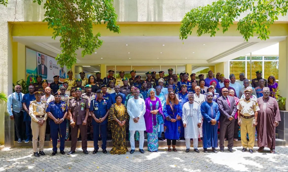 Nigeria Immigration Service tweet media