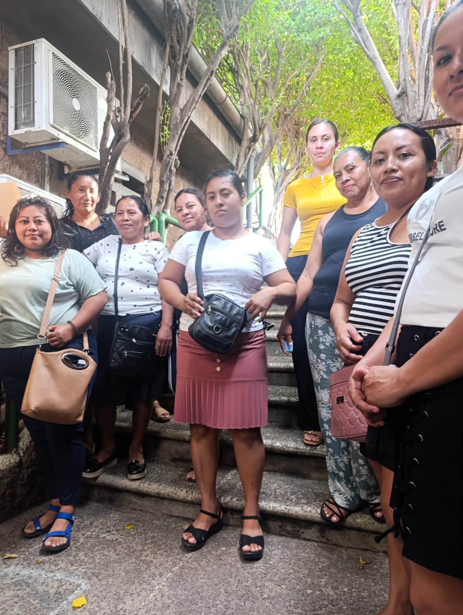 🙌Gracias a las coordinaciones realizadas por los Grupos Gestores del Programa de Acompañamiento Comunitario, lideresas de Cuisnahuat recibieron consulta médica y se realizaron exámenes de salud integral de la mujer y consulta general en el Hospital “Jorge Mazzini”👩🏥