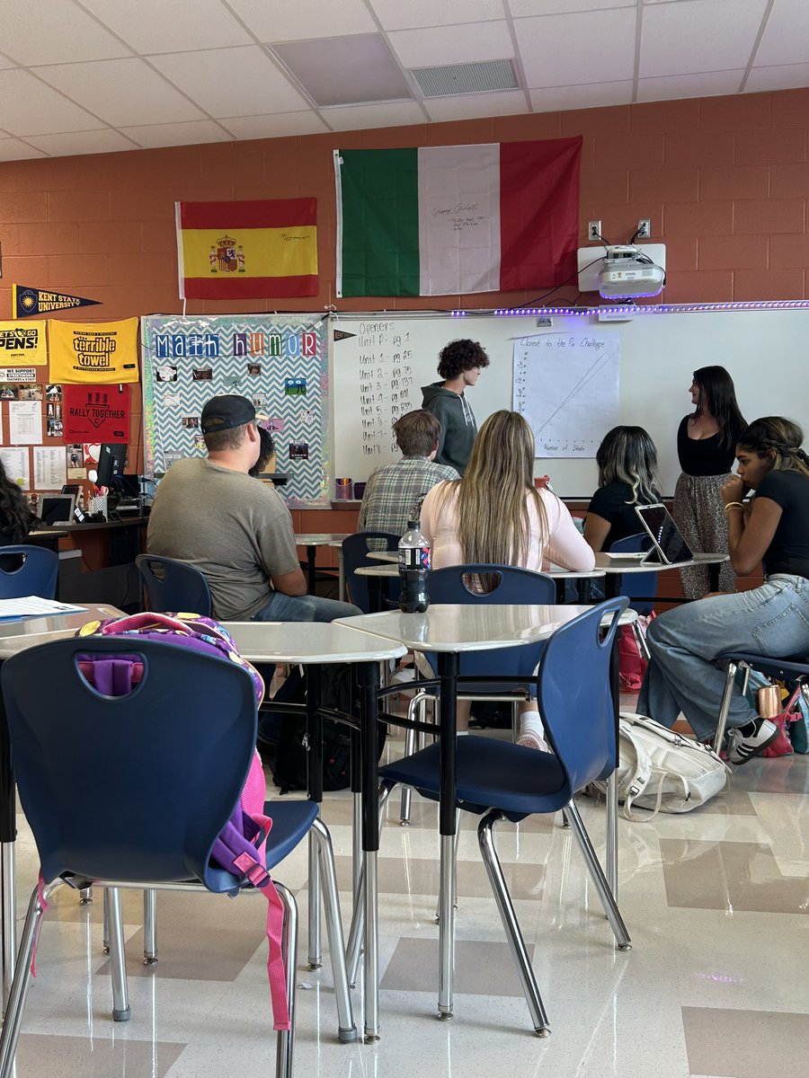 MrsSrp19's tweet photo. Data Science students conducted 10 trials to see who can get closest to the pin. Afterwards they had to determine what type of graph to best display their data and present their results. https://t.co/R5CDLKl4BM