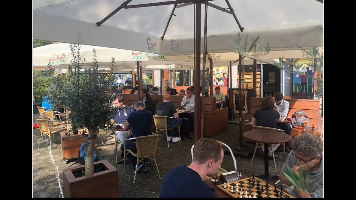 Volgende week (6 september ) is het terrassentoernooi weer. Het belooft vol te worden want we hebben al 23 teams die mee doen.
Nog plek voor 1 duo #zwollezuid #grandcafezuijdt <a href="/zwollezuidnws/">ZwolleZuidNieuws.nl</a> <a href="/De_Stentor/">De Stentor</a>