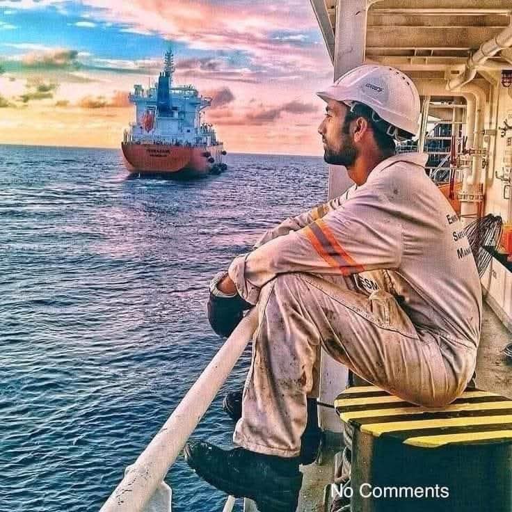 سلاماً على الذين لا يقلق عليهم أحد ولا يسأل عنهم أحد ، ولا ينتظرون رسائل من أحد..