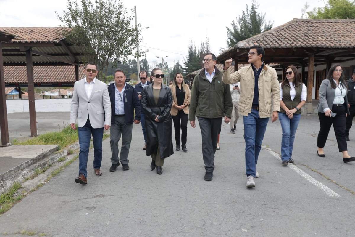 eduardopenah's tweet photo. Estoy profundamente agradecido de estar en la Quinta Macají, un centro de excelencia en agroproductividad, y de compartir con expertos y líderes en el sector agrícola. 
Es un privilegio poder contribuir y aprender de las mejores prácticas y experiencias que se desarrollan en este espacio.

La agroproductividad es clave para el desarrollo sostenible de nuestro país, y es fundamental que trabajemos juntos para impulsar la innovación, la eficiencia y la competitividad en el sector.