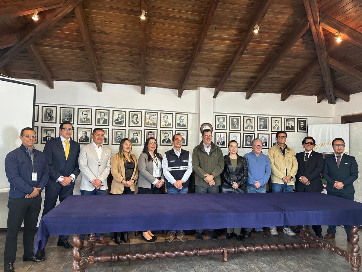 eduardopenah's tweet photo. Estoy profundamente agradecido de estar en la Quinta Macají, un centro de excelencia en agroproductividad, y de compartir con expertos y líderes en el sector agrícola. 
Es un privilegio poder contribuir y aprender de las mejores prácticas y experiencias que se desarrollan en este espacio.

La agroproductividad es clave para el desarrollo sostenible de nuestro país, y es fundamental que trabajemos juntos para impulsar la innovación, la eficiencia y la competitividad en el sector.