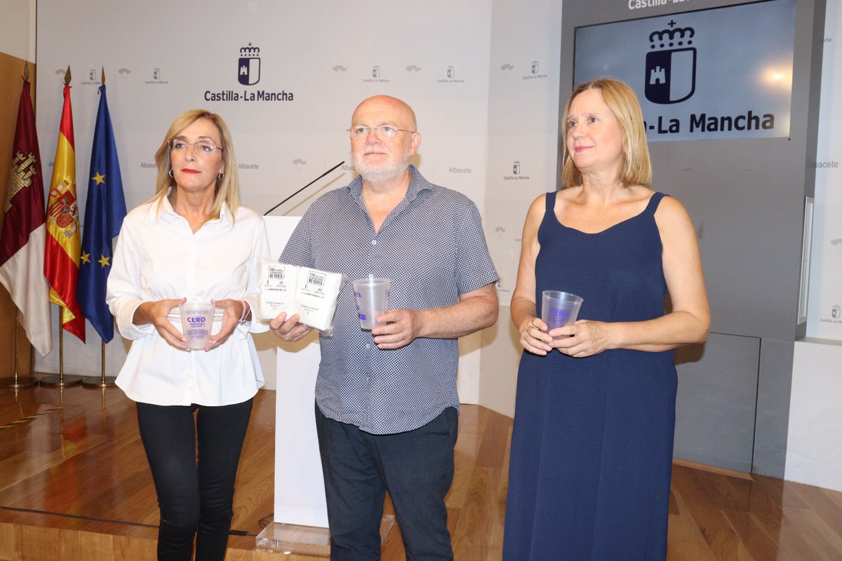 Desde la Delegación provincial del <a href="/gobjccm/">Gobierno de Castilla-La Mancha</a> en #Albacete hemos presentado junto a la Apeht la campaña de prevención de las agresiones sexuales en la Feria de Albacete.Repartiremos 46.000 vasos reutilizables