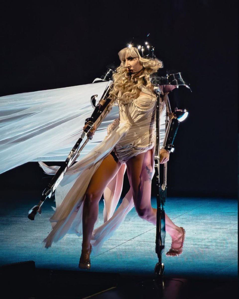 for_gustavo's tweet image. #BOXSCORE: SOLD OUT! Com a &quot;The MAYHEM Ball&quot;, Lady Gaga arrecada mais de $17 milhões com os 4 primeiros shows em Nova Iorque. 

🇺🇸 Nova Iorque, Madison Square Garden
— Arrecadação: $17.488.827
— Ingressos: 54.390 (100%)
— Shows: 4/4