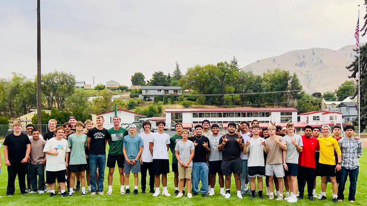 Henry Miller (@henry_miller22) on Twitter photo A great night at "Meet the Goats" with my team! Ready to get after it and put together everything I have been working on during the off season. Go Goats!
<a href="/jwlopez82/">Jerry Lopez</a> <a href="/PrepRedzoneWA/">Prep Redzone Washington</a> <a href="/247recruiting/">247Sports Recruiting</a> <a href="/RecruitRadarPNW/">Recruit Radar</a> <a href="/JordanJ_/">Jordan Johnson</a> <a href="/EvansRankings/">Matt Evans</a> <a href="/varsitywanews/">VarsityWA</a> A great night at "Meet the Goats" with my team! Ready to get after it and put together everything I have been working on during the off season. Go Goats!
<a href="/jwlopez82/">Jerry Lopez</a> <a href="/PrepRedzoneWA/">Prep Redzone Washington</a> <a href="/247recruiting/">247Sports Recruiting</a> <a href="/RecruitRadarPNW/">Recruit Radar</a> <a href="/JordanJ_/">Jordan Johnson</a> <a href="/EvansRankings/">Matt Evans</a> <a href="/varsitywanews/">VarsityWA</a>