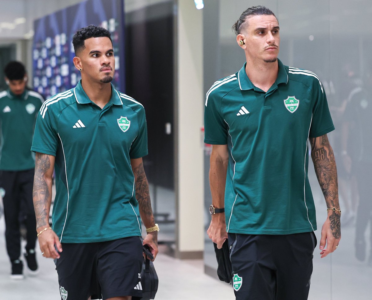 SPL Brasil (@splbroficial) on Twitter photo Os brasileiros do <a href="/ALAHLI_FC/">النادي الأهلي السعودي</a> juntos e prontos para mais uma grande temporada! 🇧🇷 👊
#Sauditão Os brasileiros do <a href="/ALAHLI_FC/">النادي الأهلي السعودي</a> juntos e prontos para mais uma grande temporada! 🇧🇷 👊
#Sauditão