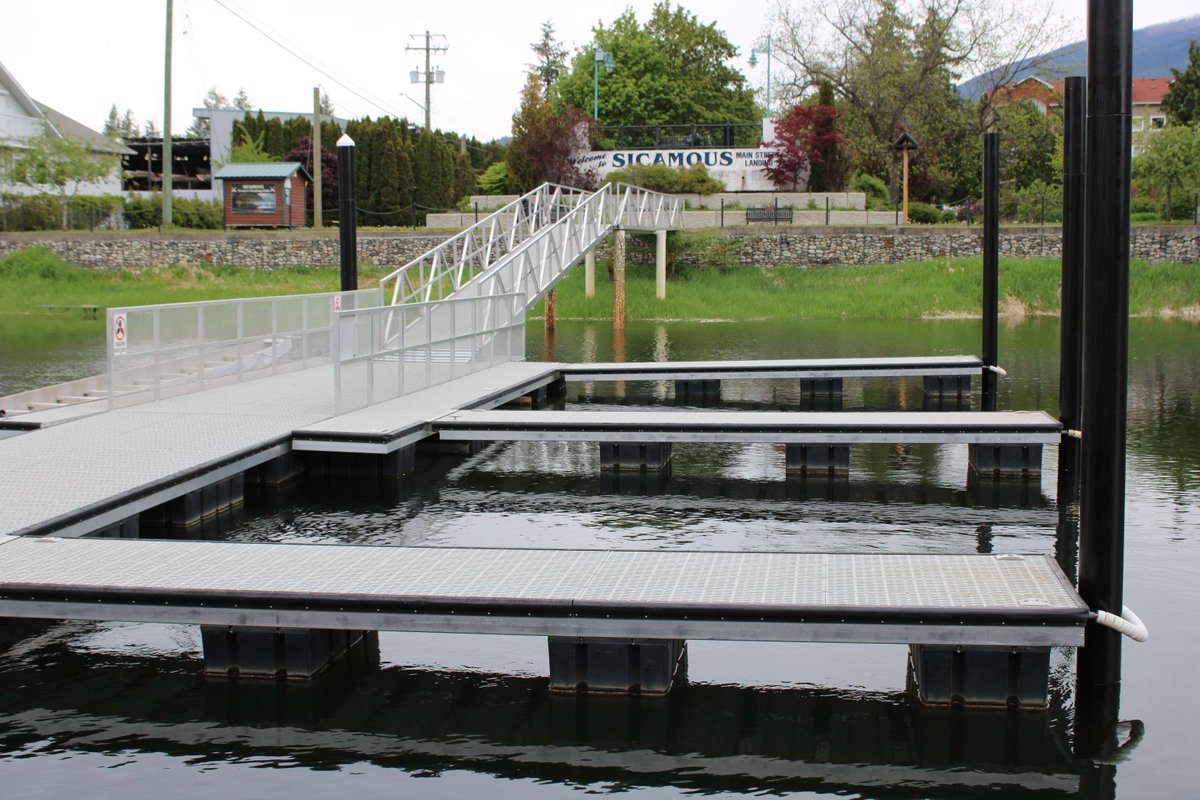 The Public Wharf Regulation Bylaw outlines the following:
👉A two-hour time limit at the Main Street Landing Wharf
👉A fifteen-minute loading zone at the Finalyson Street Dock
👉No overnight moorage at ANY public wharves

read more: ow.ly/wXqP50WNEzo
#Sicamous