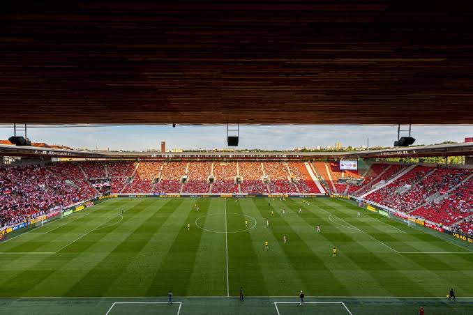 Barca_Buzz's tweet photo. The four away grounds which Barcelona will be travelling to in the ‘League Phase’.

🏴󠁧󠁢󠁥󠁮󠁧󠁿 Chelsea - Stamford Bridge.

🇧🇪 Club Brugge - Jan Breydel Stadium.

🇨🇿 Slavia Praha - Fortuna Arena.

🏴󠁧󠁢󠁥󠁮󠁧󠁿 Newcastle United - St. James’ Park. https://t.co/Qfu4kvrQlL