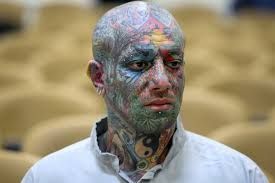 MrReshto's tweet image. تیلور سویفت برای هر کنسرتش ۱۳۰ میلیون دلار میگیره.
دریک بیشتر از ۱ میلیارد استریم تو اسپاتیفای داره.

ولی یه رپر ایرانی رکوردی زد که هیچکدومشون نداشتن:

👉 ۱۸ میلیون کامنت زیر یه پست اینستاگرام.