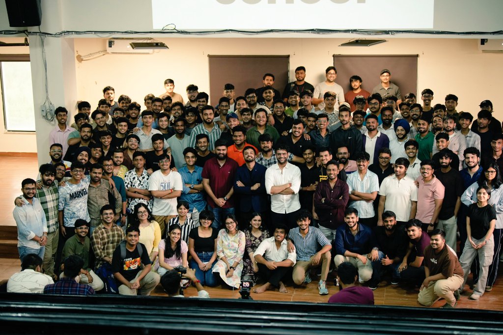 AnshikaSinghh31's tweet image. @100xSchool
Beginning of a community where brilliance , humour and creativity converge.A place that made me believe that there isn't a perfect time to start when you begin that's the right time for you .