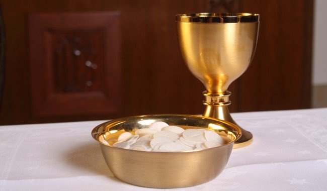 🚨⛪ ALERTE | Depuis mai, 22 églises des Landes ont été PROFANÉES, avec des VOLS INEXPLIQUÉS d’objets SANS VALEUR marchande, comme des Hosties ou des CIBOIRES.

• Bélus : tabernacle FORCÉ.
• Benquet : ciboire et hosties VOLÉS.
• Campagne : TENTATIVE d’ouverture du tabernacle.