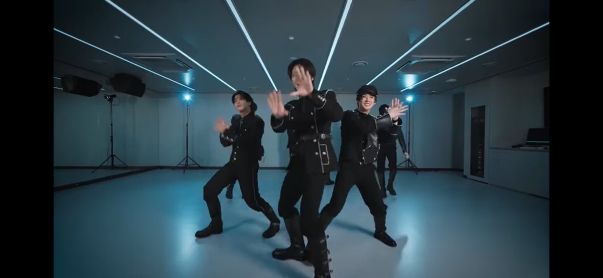 桃のてんねんすい（きき） tweet media