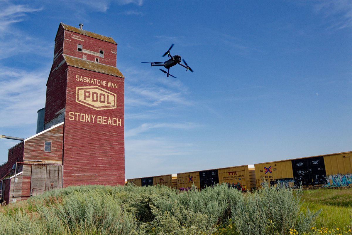 MidwestSurveys's tweet photo. Spotted: A Midwest UAV hard at work! Our crews complete hundreds of flights a year across western Canada, operating in both urban and rural settings – bringing clients and landowners a new perspective on the land they live and work on. https://t.co/k6iRDzmOpp