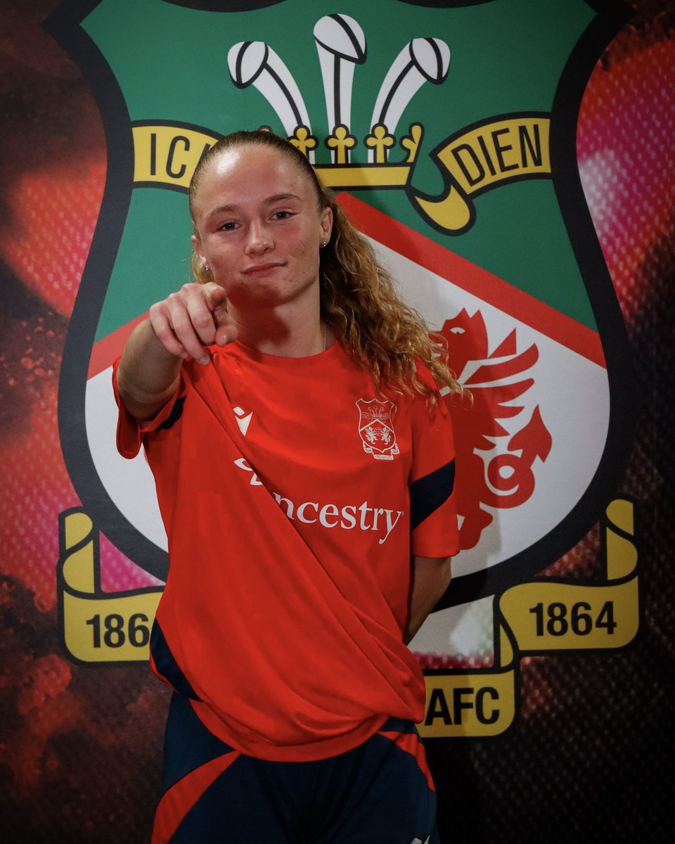 Welcome to Wrexham, <a href="/katiebarker9_/">Katie Barker</a> 🤝

🔴⚪️ #WxmAFC