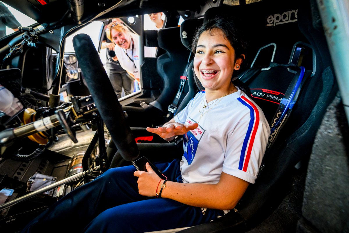 The passion for rallying from these young 🇵🇾 fans is fantastic 👏

The future of our sport right here 🤝

#MIRallyAcademy #WRC #WRCLive #MSporters #JM55
<a href="/MIRallyAcademy/">#MIRallyAcademy</a> I <a href="/MSportLtd/">M-Sport</a> I <a href="/redbullmotors/">Red Bull Motorsports</a> I <a href="/OfficialWRC/">FIA World Rally Championship</a> I <a href="/officialrallypy/">WRC Rally del Paraguay</a>