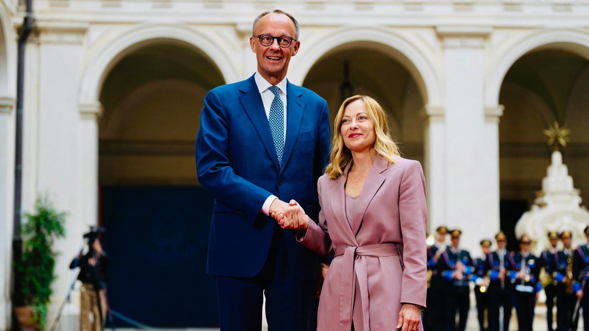 visegrad24's tweet photo. Merz and Meloni issue statements after  Russia’s deadly attack on Kyiv last night:

Merz: “Russia has shown its true colors."

Meloni: “Russia has no intention to negotiate an end to the war” https://t.co/k7XfpZJz8X