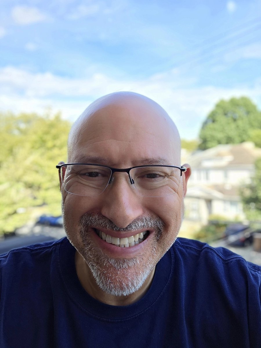 Thursday WFH smile. Grabbing a few minutes of fresh air and sunshine between meetings. Busy, but productive morning. I'm taking the family out for Mexican for dinner tonight. How are you doing? What's making you smile today?