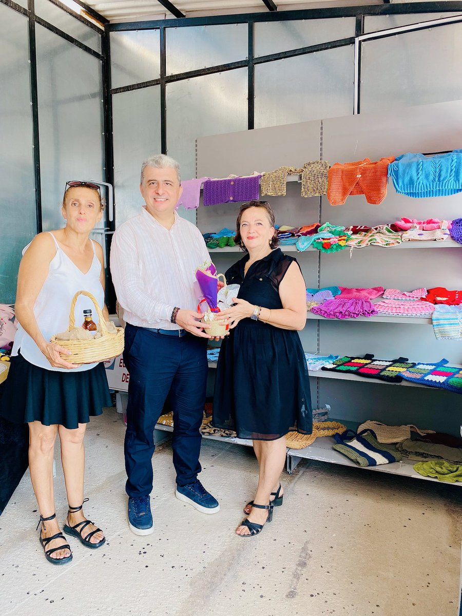 📍Samandağ
📌Samandağ’ımızın üreten, çalışan güçlü kadınlarının davetine icabet ettik. Güzel çalışmalarını dinledik. Destek sözü verdik. 
📌 Nazik davetleri için teşekkür ediyor, başarılı çalışmalarının devamını diliyorum. 
<a href="/MustafaMasatli/">Mustafa Masatlı</a> <a href="/HatayValiligi/">T.C. Hatay Valiliği</a> #HayatHatay