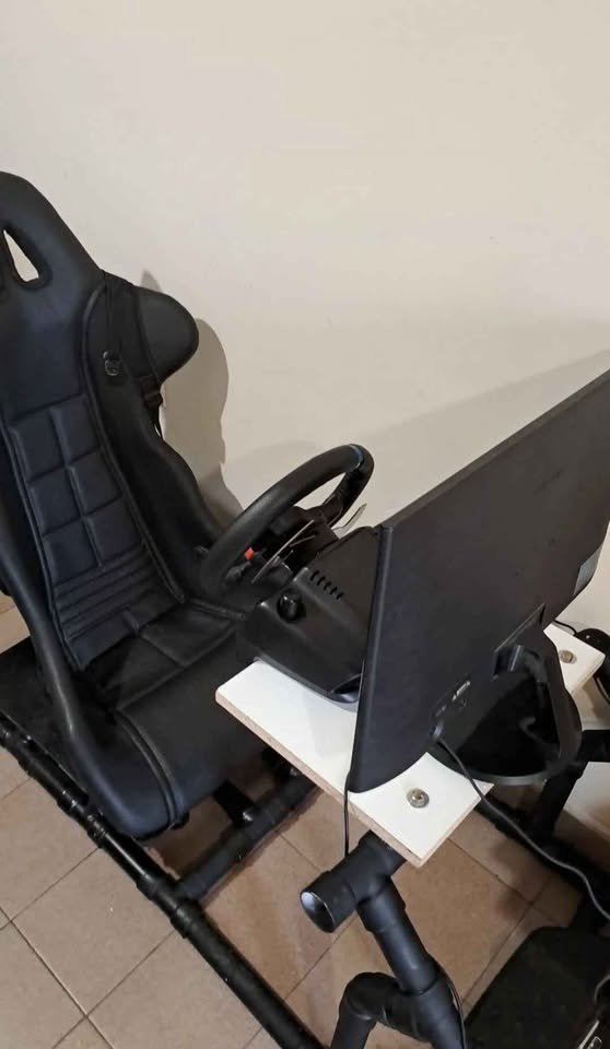 nicomauvecin's tweet photo. @AmantesdelTC Si te sirve, yo me hice uno de caño PVC hace un tiempo para jugar F1. Linda y tragica experiencia junto con unos amigos. 
Te puedo buscar los planos para hacerlo si queres https://t.co/0zdFyfE0HN