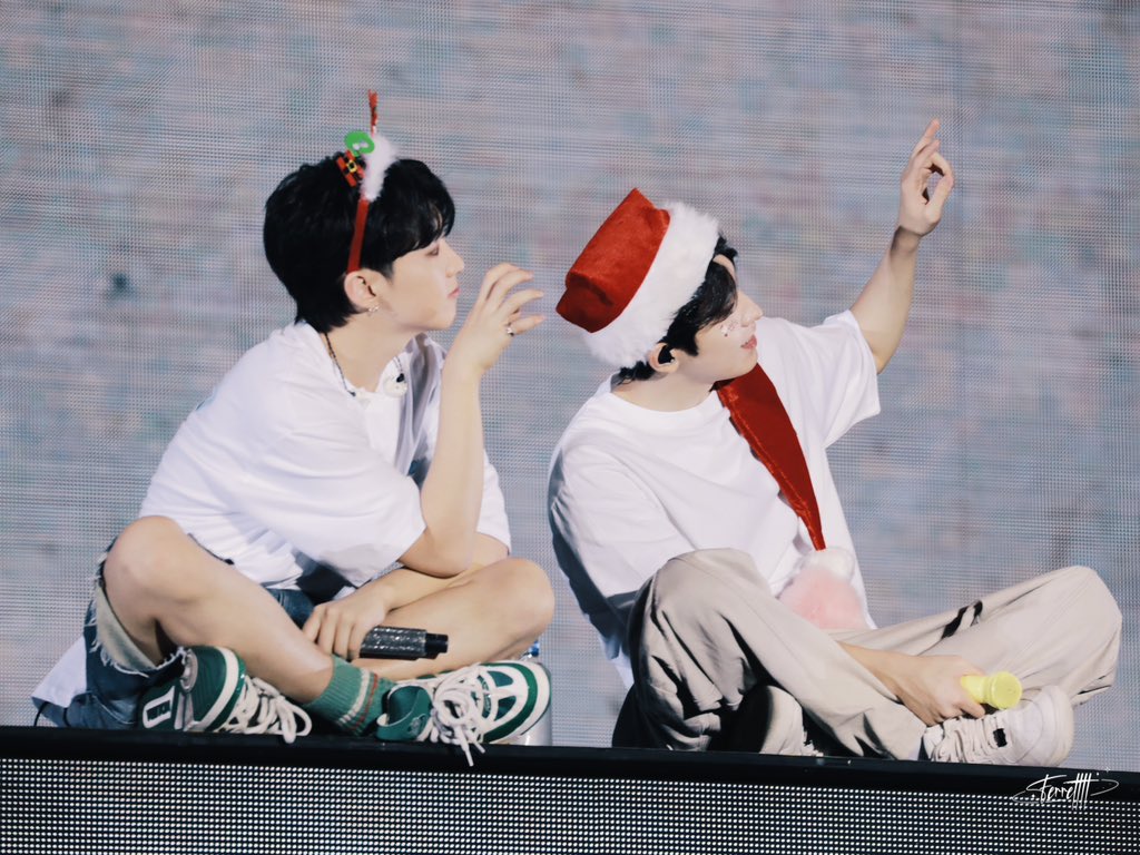 오늘은 칠석날로 중국의 발렌타인 데이입니다. 칠석 축하합니다!

 231223-24 BANGKOK DAY1.2

#원홋 #wonsoon #soonwoo
#HOSHI #호시 #권순영 #ホシ #WONWOO #원우 #ウォヌ
#SEVENTEEN #세븐틴