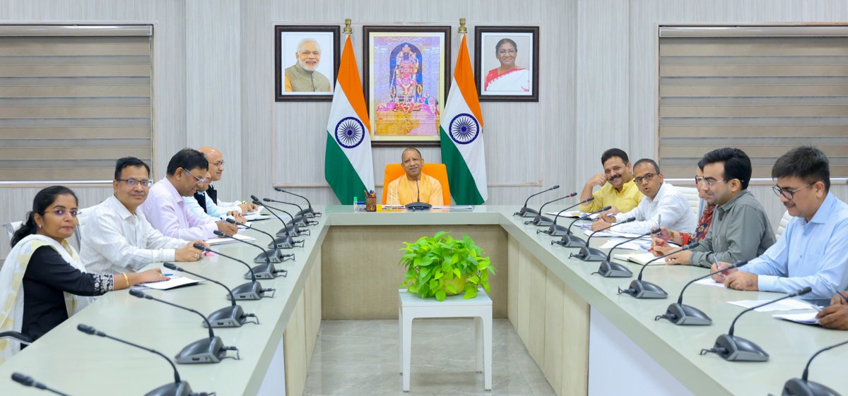 CM Office, GoUP (@cmofficeup) on Twitter photo #UPCM <a href="/myogiadityanath/">Yogi Adityanath</a> ने आज जनपद लखनऊ स्थित सरकारी आवास पर आयोजित एक उच्चस्तरीय बैठक में स्टाम्प एवं पंजीयन विभाग के कार्यों की समीक्षा की।
मुख्यमंत्री जी ने महिलाओं को दी जा रही स्टाम्प शुल्क में छूट को भूतपूर्व सैनिकों और दिव्यांगजन तक विस्तार देने का निर्णय लिया है। #UPCM <a href="/myogiadityanath/">Yogi Adityanath</a> ने आज जनपद लखनऊ स्थित सरकारी आवास पर आयोजित एक उच्चस्तरीय बैठक में स्टाम्प एवं पंजीयन विभाग के कार्यों की समीक्षा की।
मुख्यमंत्री जी ने महिलाओं को दी जा रही स्टाम्प शुल्क में छूट को भूतपूर्व सैनिकों और दिव्यांगजन तक विस्तार देने का निर्णय लिया है।