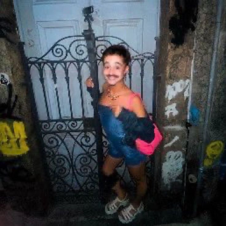 chemtrailsea's tweet image. “ah que a ariana grande não anunciou tour no brasil, ela odeia o brasil”

a porra dos meme que o brasileiro cria