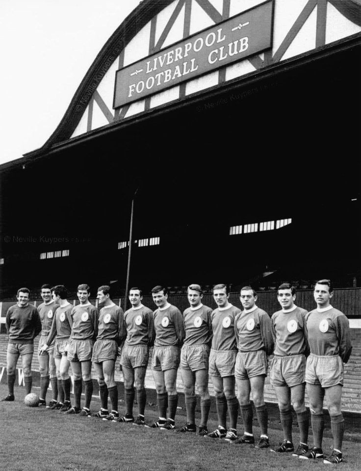 SuperbFootyPics's tweet photo. Aah Good Old Days Football
What A Picture
What A Team https://t.co/vCaNnp6kkE