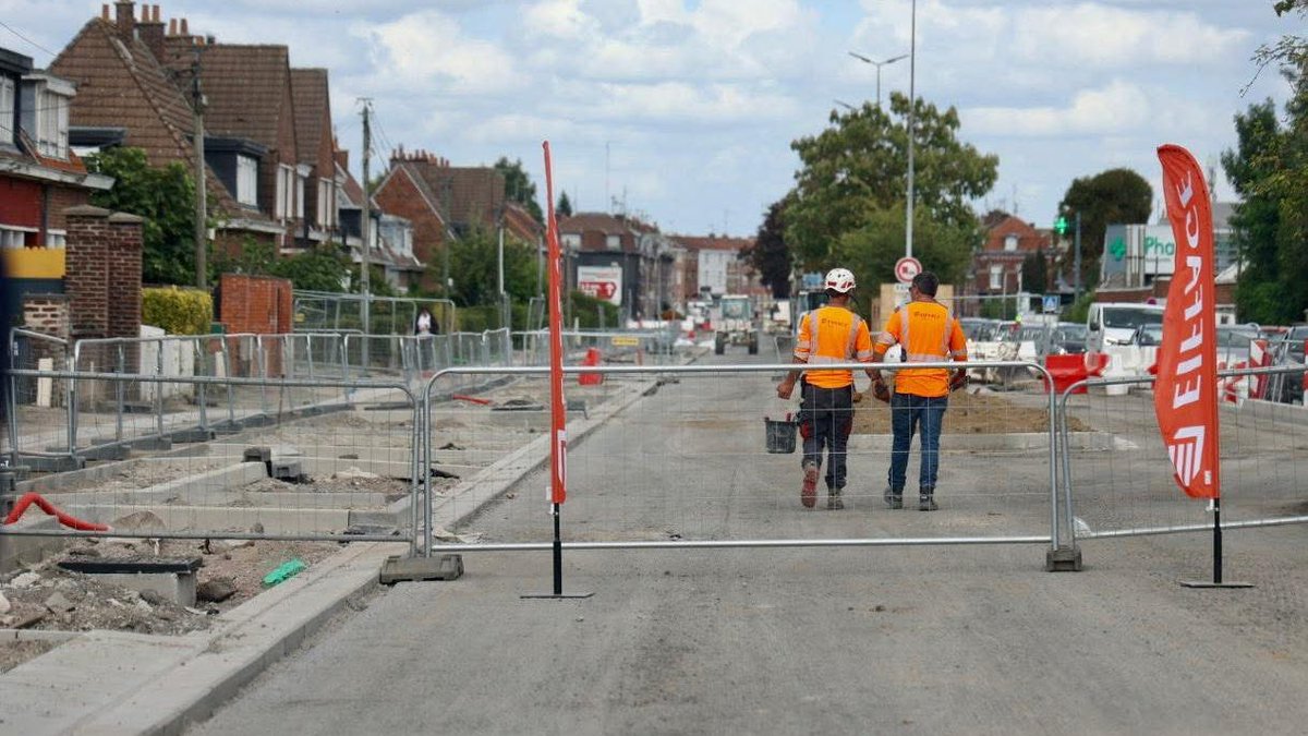 #Mobilités #CadreDeVie 

𝐀̀ 𝐓𝐨𝐮𝐫𝐜𝐨𝐢𝐧𝐠, 𝐥𝐞 𝐛𝐨𝐮𝐥𝐞𝐯𝐚𝐫𝐝 𝐆𝐚𝐦𝐛𝐞𝐭𝐭𝐚 𝐜𝐡𝐚𝐧𝐠𝐞 𝐝𝐞 𝐯𝐢𝐬𝐚𝐠𝐞 𝐞𝐭 𝐥𝐚 𝐜𝐞𝐢𝐧𝐭𝐮𝐫𝐞 𝐯𝐞𝐫𝐭𝐞 𝐩𝐫𝐞𝐧𝐝 𝐟𝐨𝐫𝐦𝐞 !

Ce jeudi 28 août, Pierre Molager, secrétaire général de la préfecture du Nord, sous-préfet de