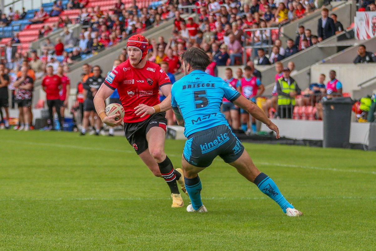 JonnyVaughan4's tweet photo. Wishing I could play☠️
Can’t wait to hear the noise for the boys tomorrow night!!! Must be the best fans at the min❤️ see you there 👏 #salfordreddevils #redsarerising https://t.co/gHpYflYFHU