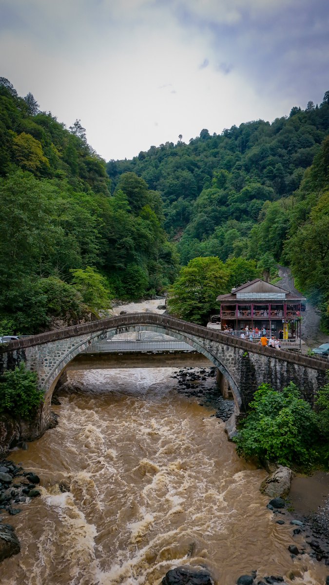 Doğanın kalbinde buluşma noktası: Arhavi Çifte Köprü 🌿🌊”