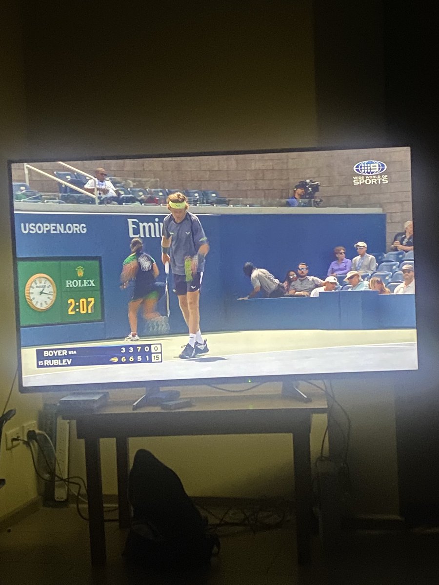 AnnaBasic2's tweet photo. Definitely didn’t see it coming that we would be in a 4th set. 

Match had turned really interesting.

#Boyer vs #Rublev 

@usopen #tennis 🎾🎾🎾 https://t.co/xBbp2WB7qR