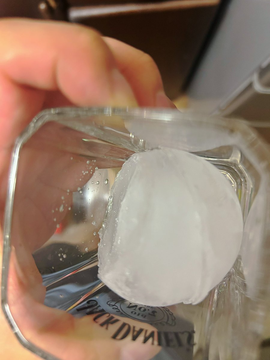 丸氷作るやつ買ったけど作るのに失敗した