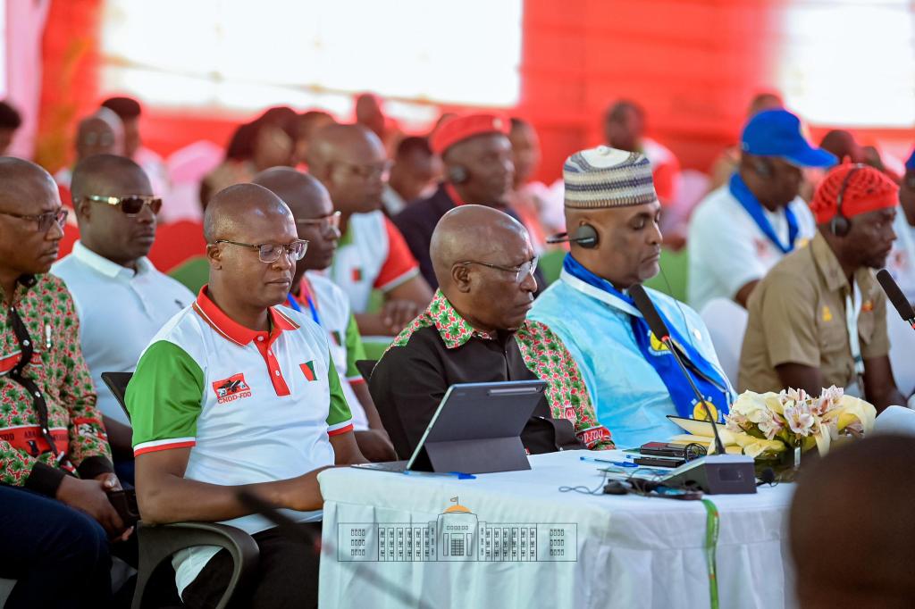 KwaNtare's tweet photo. Ashimangira icivugo kigira kiti: «Imyaka 20 y'amahoro n'umutekano mu #Burundi: shimikiro ry'Urwaruka rwiyemeje guteza Imbere igihugu», Nyenicubahiro @GeneralNeva arashima ivyo uburongozi bwa @CnddFdd bwagejejeko igihugu: amahoro na demokarasi,naho wavukiye mu ndyane n'akarenganyo https://t.co/1tNiTs3Y6u