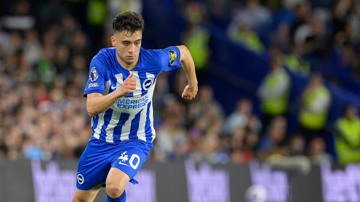 JacobsBen's tweet image. Understand Leeds United are advancing in talks to sign Facundo Bounanotte on loan from Brighton.

Earlier in the window Leeds had feared the Argentine midfielder would move to a club with European football, but there is now fresh optimism.🇦🇷

🤝 @alex_crook