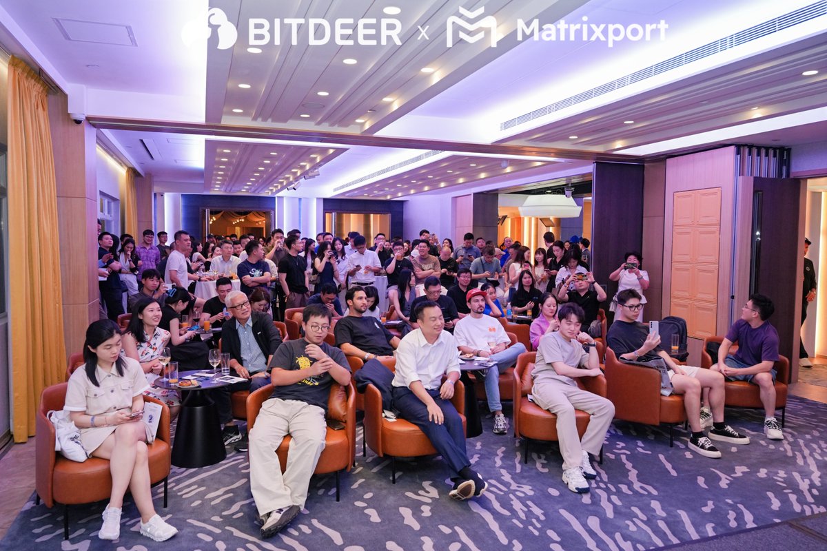 BitdeerOfficial's tweet image. We came. We mined. We toasted. 🥂
Harbor Night in Hong Kong was everything we imagined — and more. 🇭🇰
Thanks to everyone who joined us!
Singapore, you&apos;re up next. 🇸🇬
#BitcoinMining #SEALMINER #Bitcoin #BTC #HongKong #Singapore