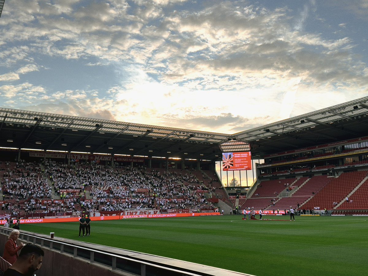 Ja guuuuude zum internationalen Fußball❤️🤍💛