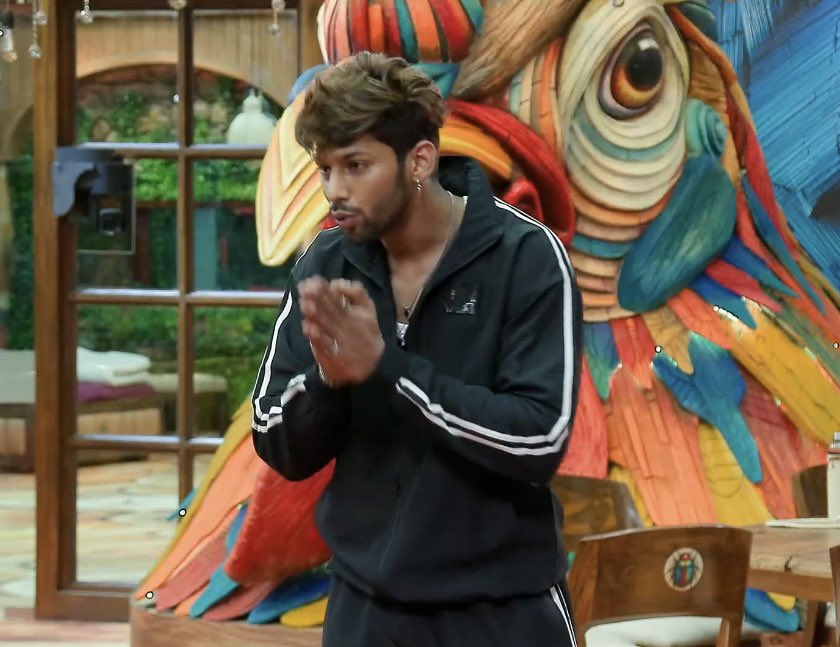 I tried to see the good in him because of the way people hyped him up, but nah, not gonna support him.

The way he literally took the food out of Abhishek's plate zabardasti se was CHEAP.

#BB19 • #BiggBoss19