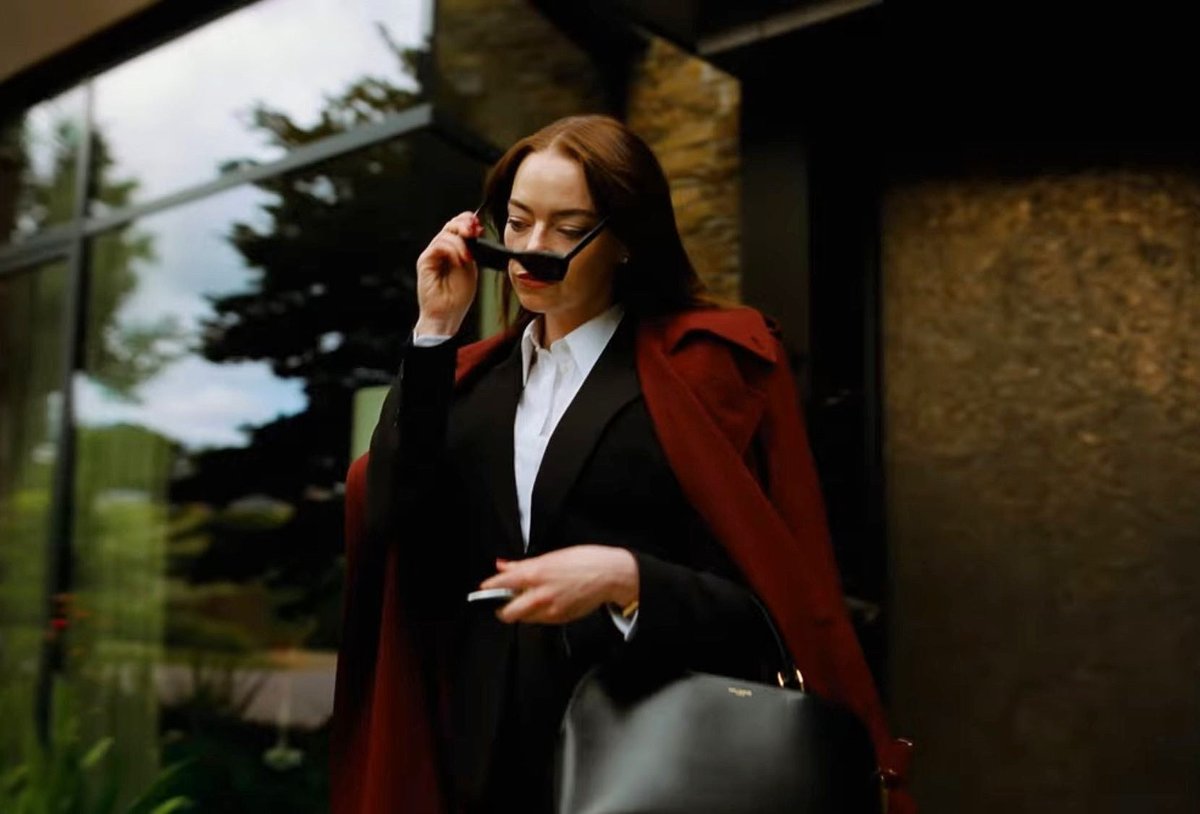 emma stone and her sunglasses 😎