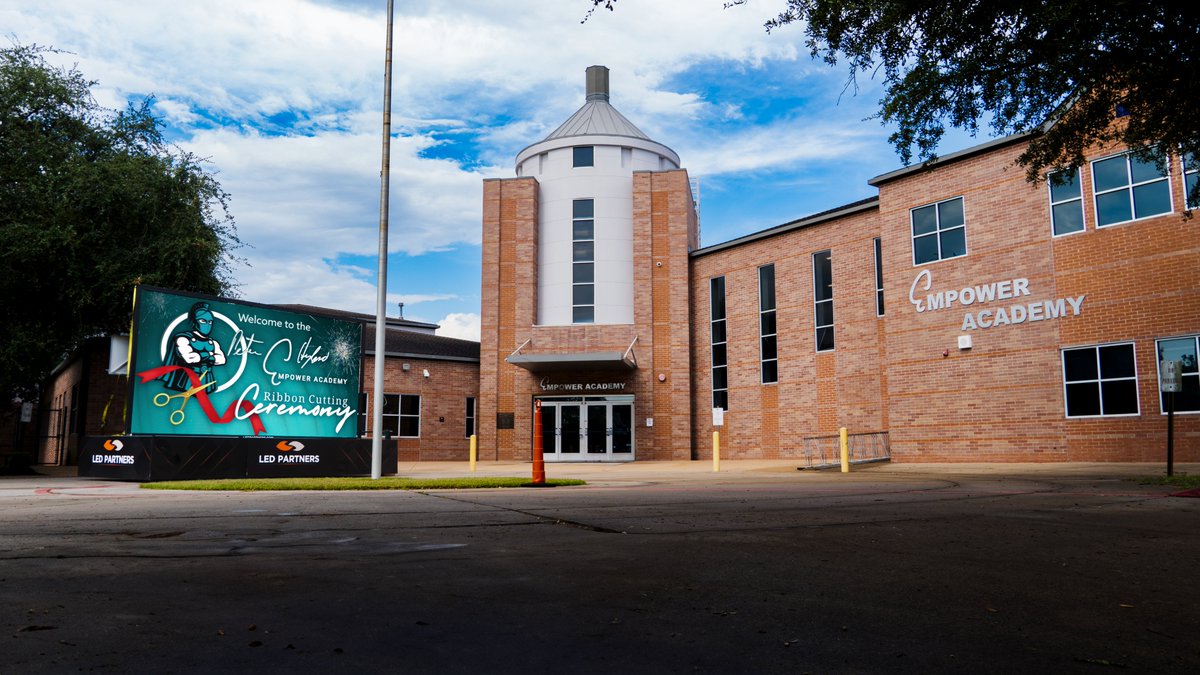 ledpartnershtx's tweet image. Honored to celebrate the Grand Opening of Peter E. Hyland Empower Academy, part of Goose Creek CISD! 🎉 Proud to provide their brush aluminum signage &amp;amp; LED marquee. Visit 👉 ledpartners.com

#GooseCreekCISD #LEDPartners