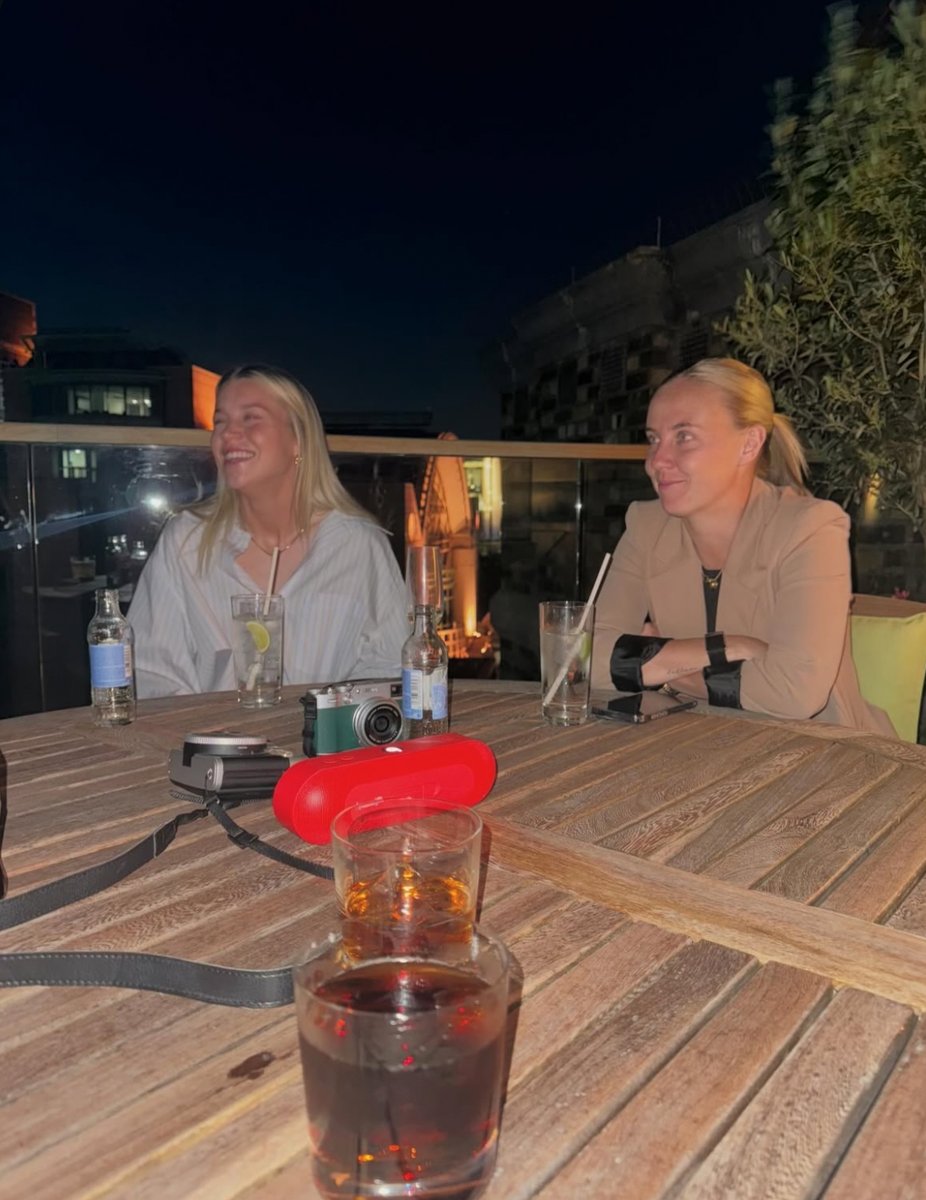 Beth in Leah Williamson's latest Instagram post
📸: leahwilliamsonn on IG