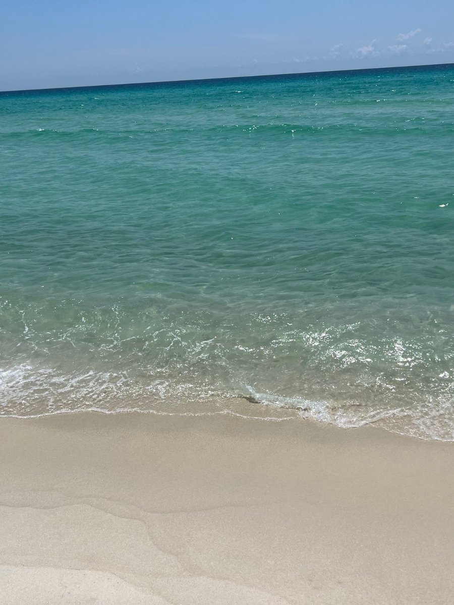 Visitors say Ft. Walton Beach feels peaceful, not chaotic. Highlighted by sugar-white sands and emerald waters that rival more crowded destinations.