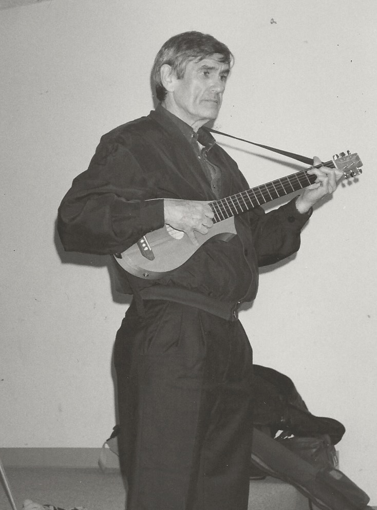 NonviolentFor's tweet image. &quot;We have yet to grasp that emotional liberation entails more than simply asserting our own needs. Emotional liberation involves clearly stating what we need in a way that communicates we are equally concerned that the needs of others are fulfilled.&quot; ~Marshall Rosenberg, Ph.D.👐