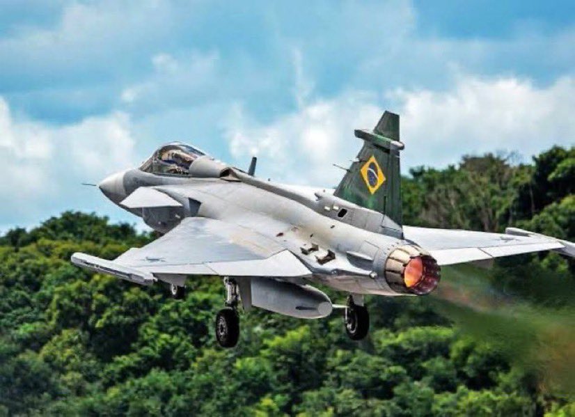 🚨URGENTE - Força Aérea determina que 40 aeronaves fiquem paradas e afasta quase 140 pilotos por restrição orçamentária