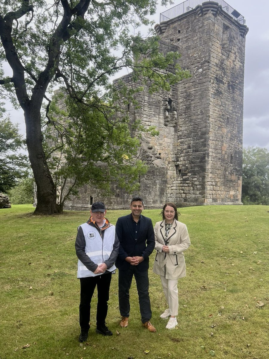 I was delighted to welcome Minister <a href="/Steph_Peacock/">Stephanie Peacock MP</a> from the <a href="/DCMS/">Department for Culture, Media and Sport</a> to Crookston Castle today, where Brian kindly shared the site's rich history and highlighted the exciting events this weekend!