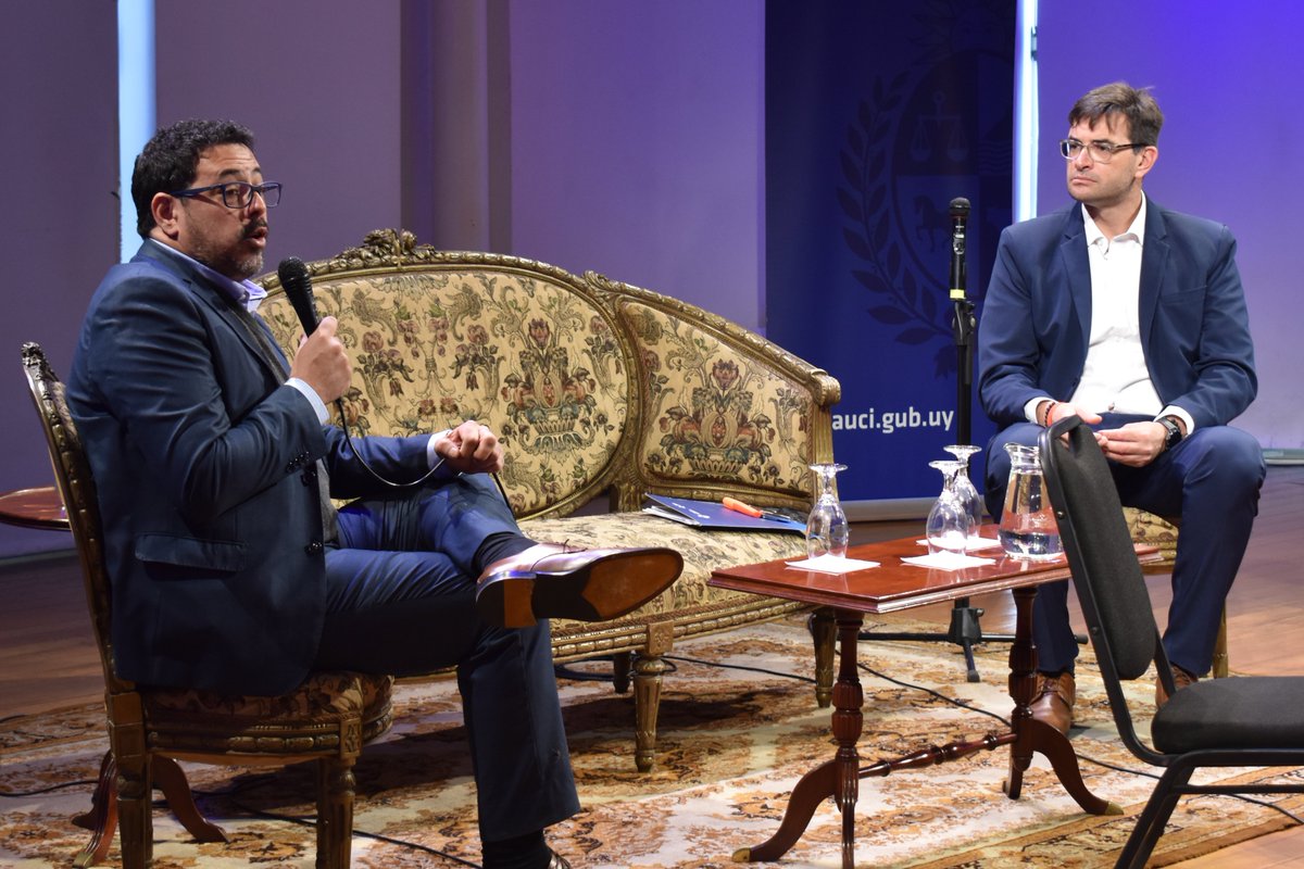 AuciUruguay's tweet photo. A sala llena y con la participación en la apertura del secretario de Presidencia y presidente del Consejo de #AUCI, @pachasanchez, inició el ciclo #UruguayCoopera para promover la articulación y reflexión colectiva con el Sistema Nacional de Cooperación Internacional. https://t.co/3oCnkPdchf