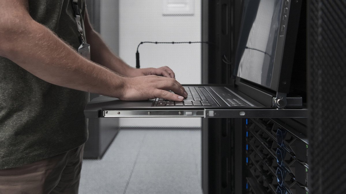 🏢 How many jobs do data centers create? The answer isn't so simple.

datacenterknowledge.com/operations-and…