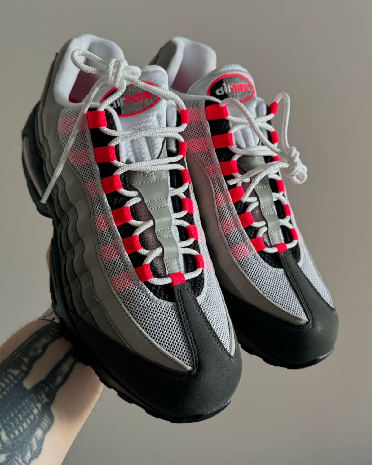 アンタロウ Under Armour Halo Racer (Black/ Racer Red/ Distant Grey