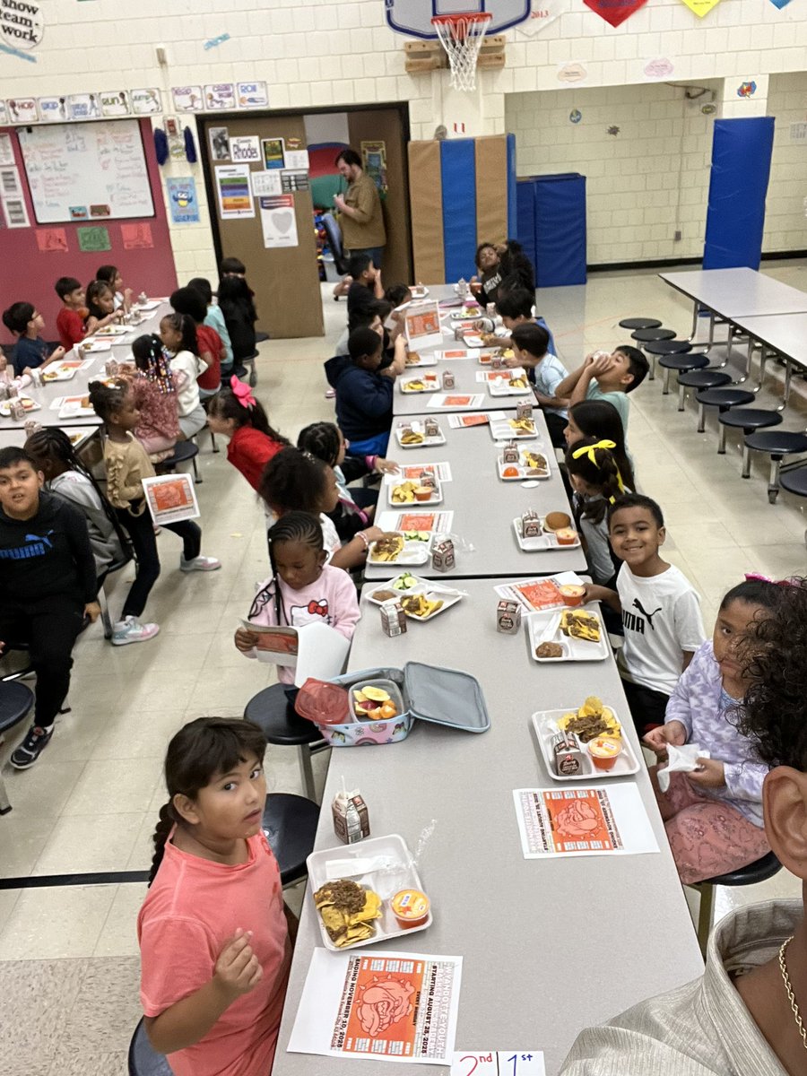AyeJ15's tweet photo. Great day to visit some Bobcats at Bertram Caruthers Elementary School, kids are READY to be 🐶’s #BeADog #WYBA https://t.co/CIzPiJ355U