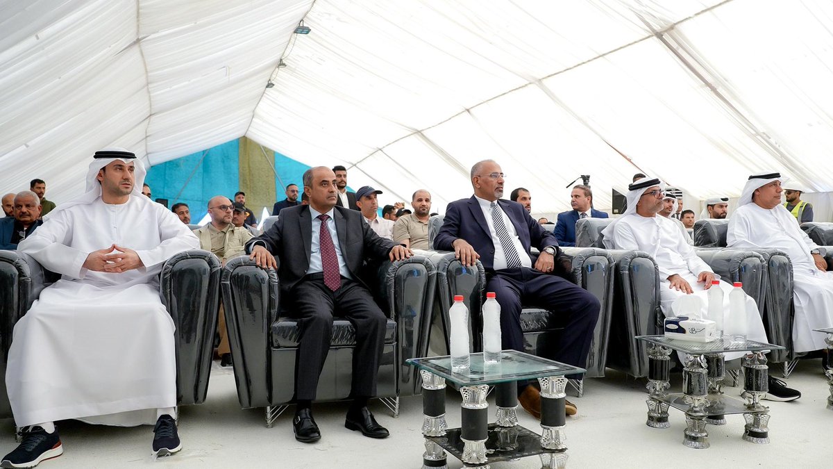 سالم صالح بن بريك - Salim Saleh BinBuriek (@salimbinburiek) on Twitter photo أزمة الكهرباء وتأمين هذه الخدمة الحيوية للمواطنين والتنمية لن تُحل بالترقيع.. بل بمشاريع استراتيجية تعتمد على الطاقة المتجددة كالتي تم تدشينها اليوم في #شبوة بقدرة 53 ميجاوات، ووضعنا بحضور عضو مجلس القيادة الرئاسي <a href="/AidrosAlzubidi/">عيدروس الزُبيدي - Aidaros Alzubidi</a> والسفير الاماراتي لدى اليمن محمد الزعابي أزمة الكهرباء وتأمين هذه الخدمة الحيوية للمواطنين والتنمية لن تُحل بالترقيع.. بل بمشاريع استراتيجية تعتمد على الطاقة المتجددة كالتي تم تدشينها اليوم في #شبوة بقدرة 53 ميجاوات، ووضعنا بحضور عضو مجلس القيادة الرئاسي <a href="/AidrosAlzubidi/">عيدروس الزُبيدي - Aidaros Alzubidi</a> والسفير الاماراتي لدى اليمن محمد الزعابي